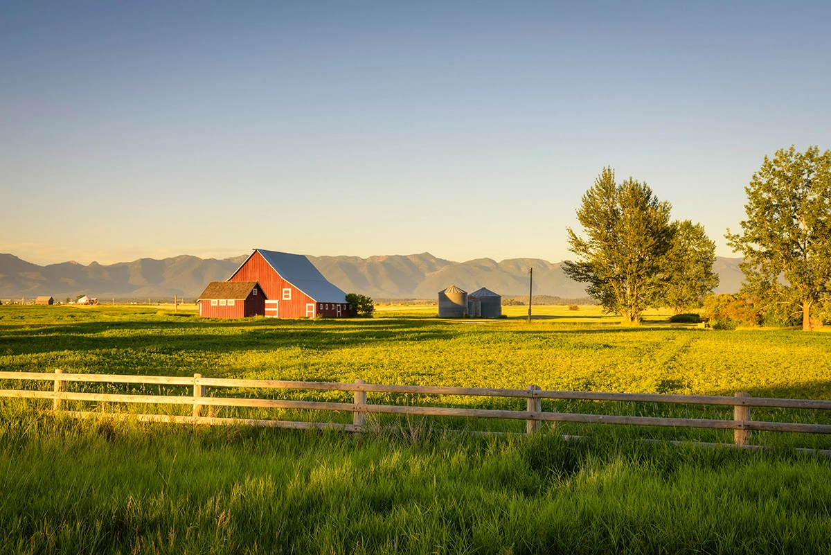 Farm house with land in the mountains